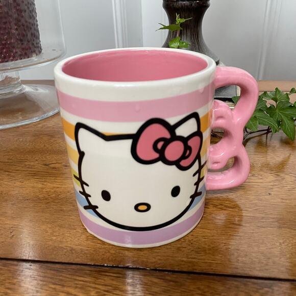 Hello Kitty 20 Ounce Ceramic Mug - Picture 1 of 5